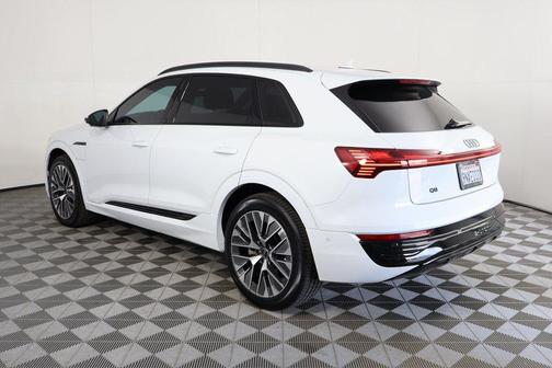 2024 Audi Q8 e-tron Premium Plus