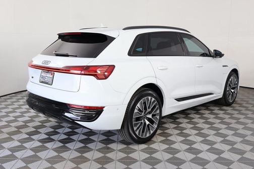 2024 Audi Q8 e-tron Premium Plus