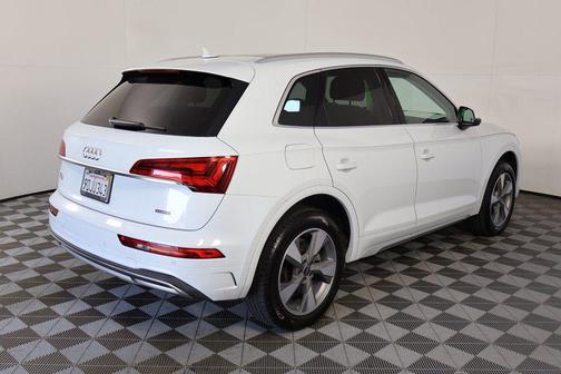 2023 Audi Q5 40 Premium Plus