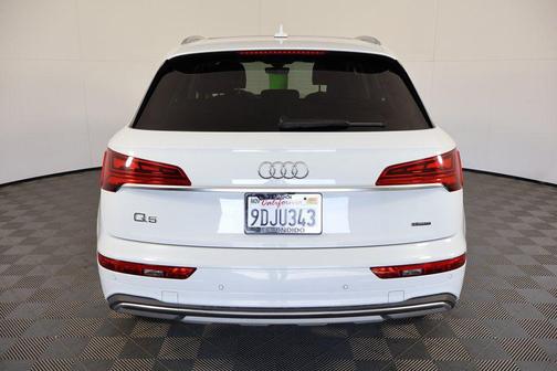 2023 Audi Q5 40 Premium Plus