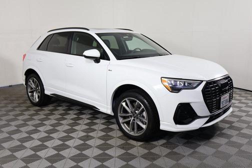 2022 Audi Q3 45 S line Premium