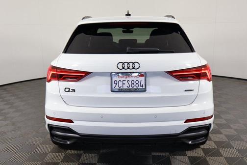 2022 Audi Q3 45 S line Premium