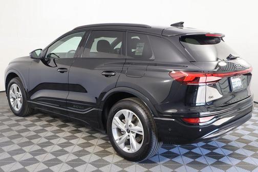 2025 Audi Q6 e-tron Premium