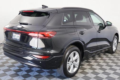 2025 Audi Q6 e-tron Premium