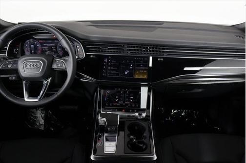 Glacier White Metallic 2026 Audi Q8 55 Premium Plus