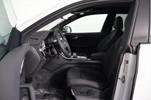 Glacier White Metallic 2026 Audi Q8 55 Premium Plus