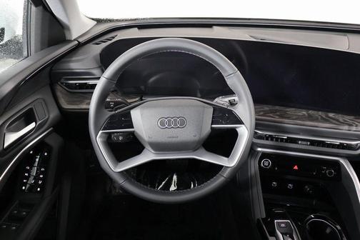 2025 Audi Q5 Premium TFSI quattro S tronic