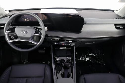 Arrow Gray Pearl Effect 2026 Audi Q3 TFSI quattro S tronic