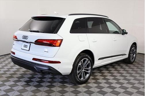 2026 Audi Q7 45 Premium