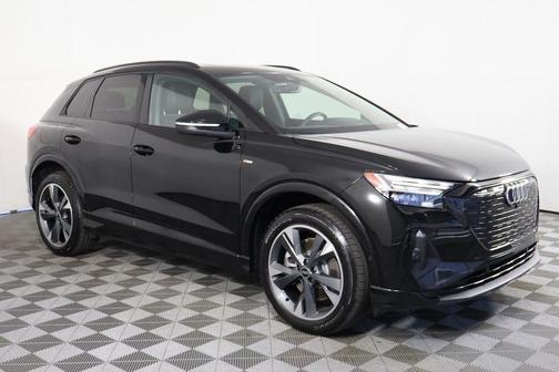 Mythos Black Metallic 2024 Audi Q4 e-tron Prestige 50 quattro