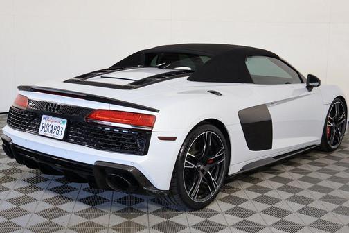 Suzuka Gray Metallic 2020 Audi R8 V10 performance quattro S tronic