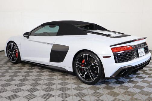 Suzuka Gray Metallic 2020 Audi R8 V10 performance quattro S tronic