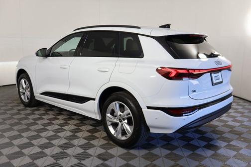 2025 Audi Q6 e-tron Premium Plus