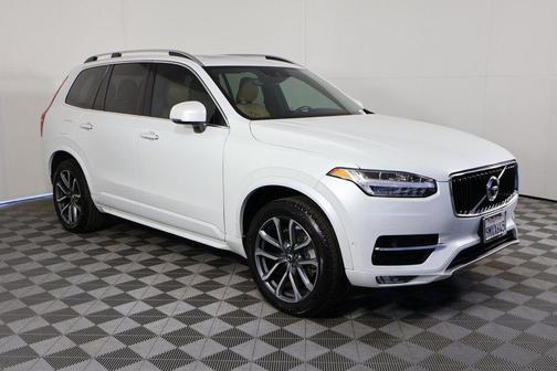2018 Volvo XC90 T6 Momentum