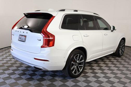 2018 Volvo XC90 T6 Momentum