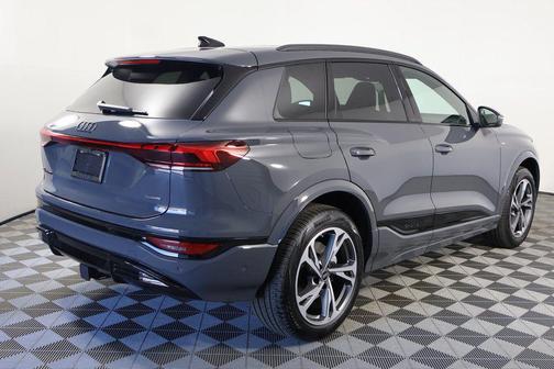 Magnet Gray 2027 Audi Q6 e-tron Premium Plus quattro