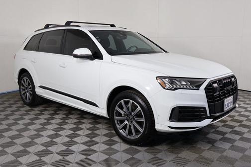 2023 Audi Q7 45 Premium Plus