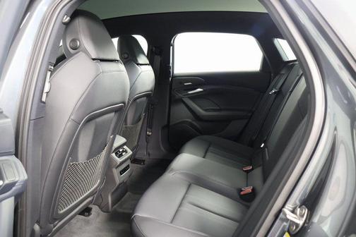 Daytona Gray Pearl Effect 2027 Audi A6 e-tron Premium Plus