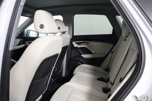 2025 Audi Q5 Premium TFSI quattro S tronic