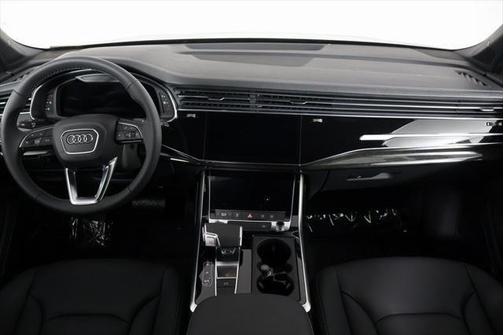 2026 Audi Q7 45 Premium