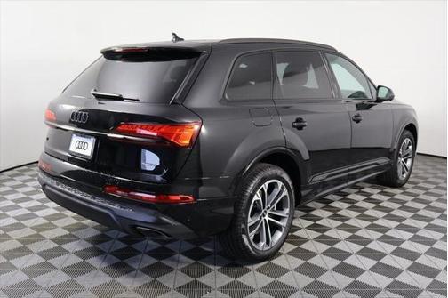 2026 Audi Q7 45 Premium