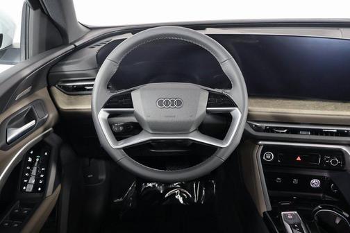 Glacier White Metallic 2026 Audi Q5 Premium Plus TFSI quattro S tronic
