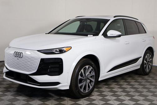 Glacier White Metallic 2027 Audi Q6 e-tron Premium