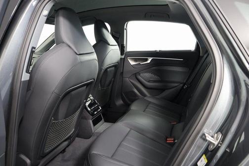 Daytona Gray Pearl Effect 2026 Audi A6 Premium Plus quattro S tronic