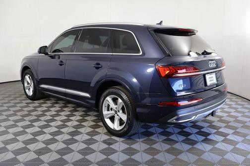 2023 Audi Q7 45 Premium Plus