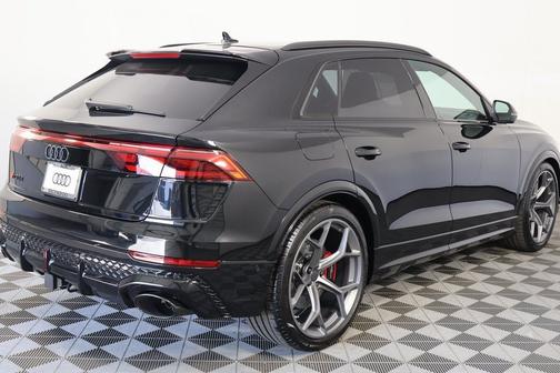 mythos black metallic 2026 Audi RS Q8 4.0T