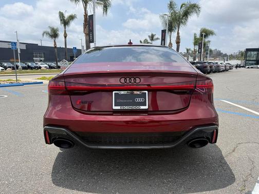 Tango Red Metallic 2023 Audi RS 7 4.0T