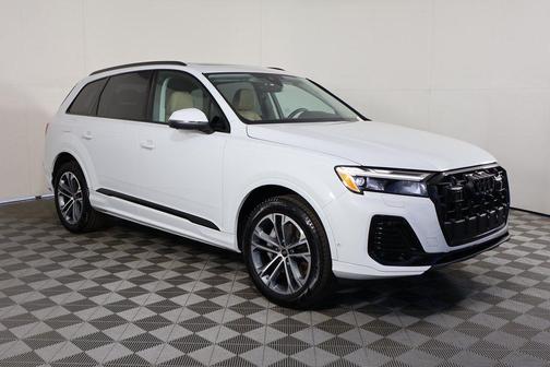 2025 Audi Q7 45 Premium Plus