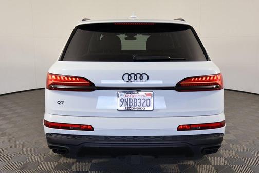 2025 Audi Q7 45 Premium Plus