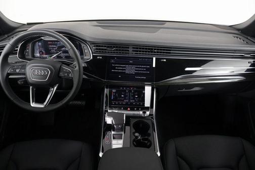 Daytona Gray Pearl Effect 2026 Audi Q8 55 Premium Plus