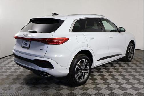 2025 Audi Q5 Premium TFSI quattro S tronic