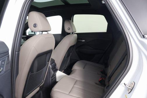 Glacier White Metallic 2026 Audi Q3 TFSI quattro S tronic