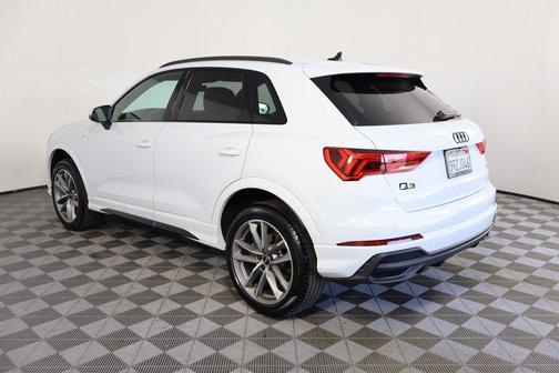 2025 Audi Q3 Premium 45 TFSI S line quattro Tiptronic