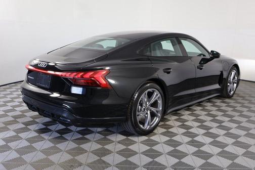 2024 Audi e-tron GT Premium Plus quattro