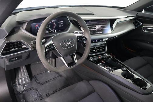 2024 Audi e-tron GT Premium Plus quattro