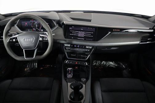 2024 Audi e-tron GT Premium Plus quattro