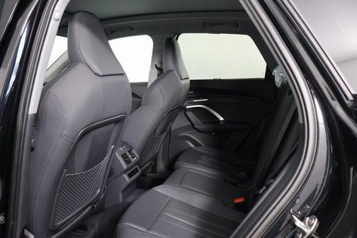 Mythos Black Metallic 2026 Audi Q5 Premium Plus TFSI quattro S tronic