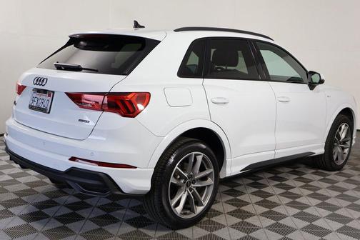 Glacier White Metallic 2023 Audi Q3 45 S line Premium Plus
