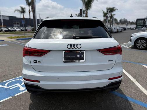 Glacier White Metallic 2023 Audi Q3 45 S line Premium Plus