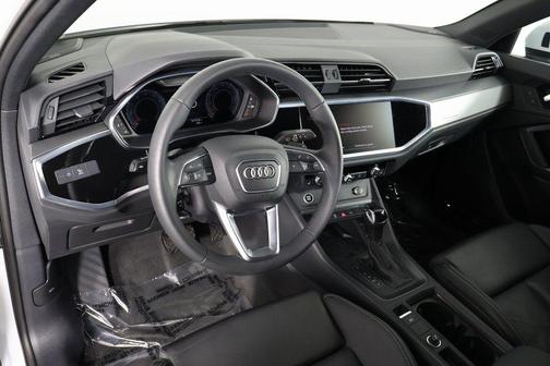 Glacier White Metallic 2023 Audi Q3 45 S line Premium Plus