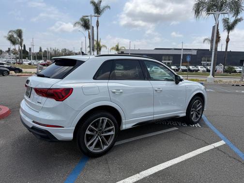 Glacier White Metallic 2023 Audi Q3 45 S line Premium Plus
