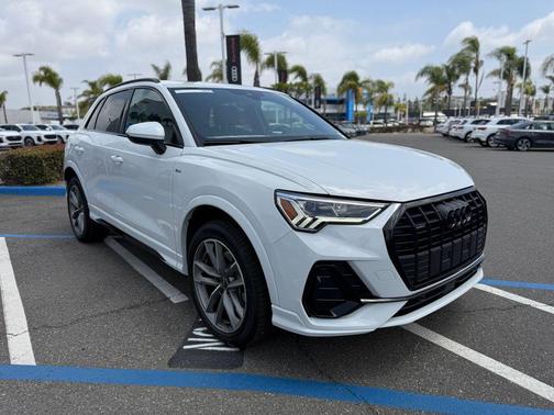 Glacier White Metallic 2023 Audi Q3 45 S line Premium Plus
