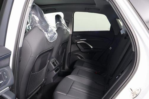 Arkona White 2026 Audi Q5 Sportback Premium Plus TFSI quattro S tronic