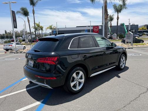 Brilliant Black 2020 Audi Q5 45 Premium