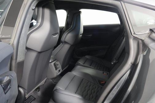 daytona gray pearl effect 2026 Audi RS e-tron GT quattro