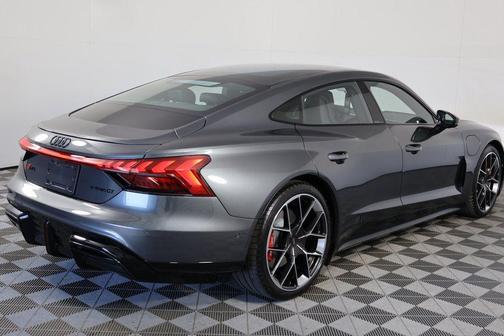 daytona gray pearl effect 2026 Audi RS e-tron GT quattro